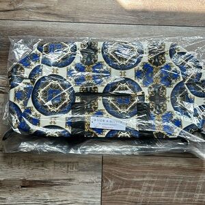 NWT Alice + Olivia duffle bag